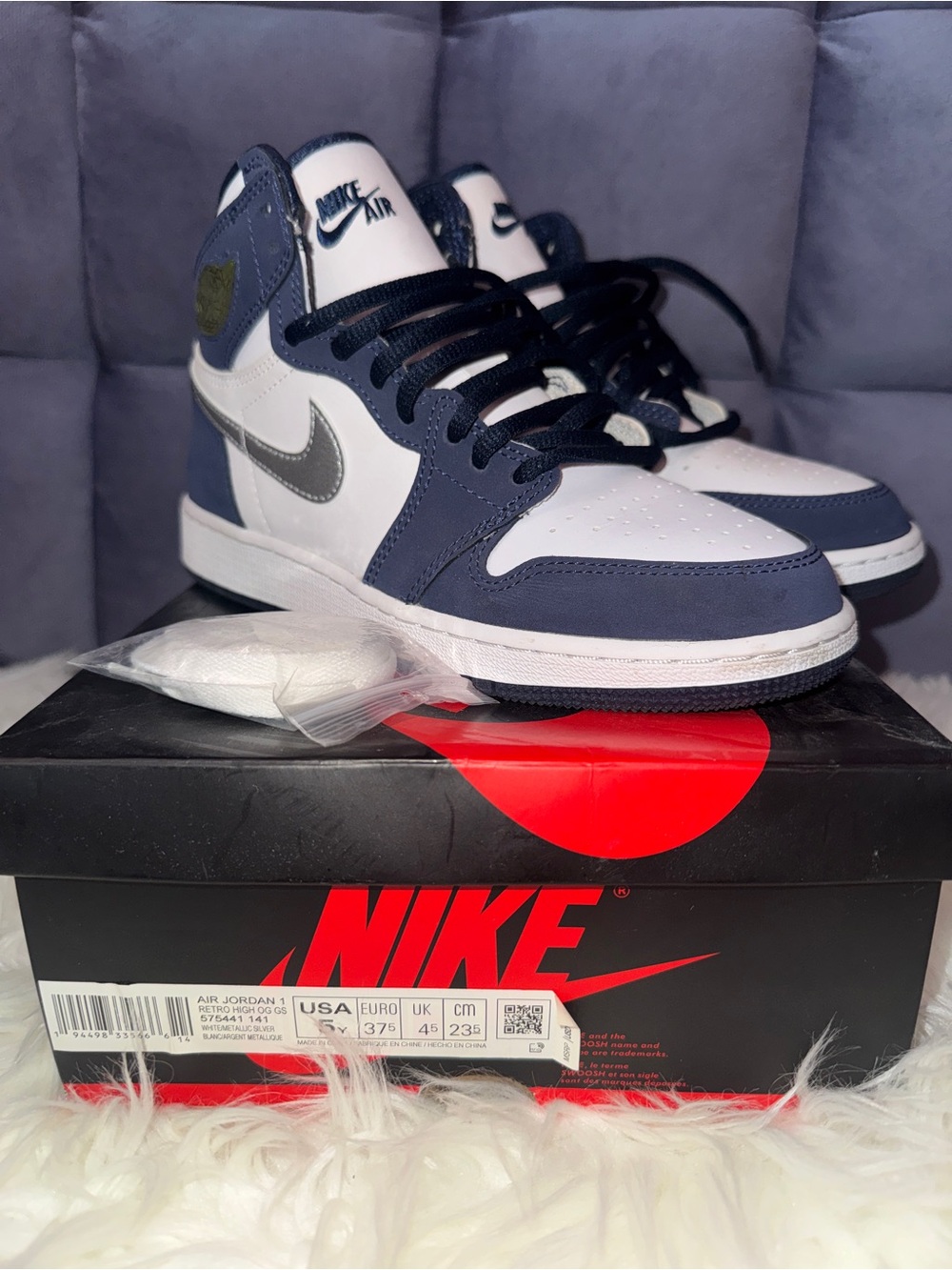 Nike Air Jordan 1 High - White & Navy